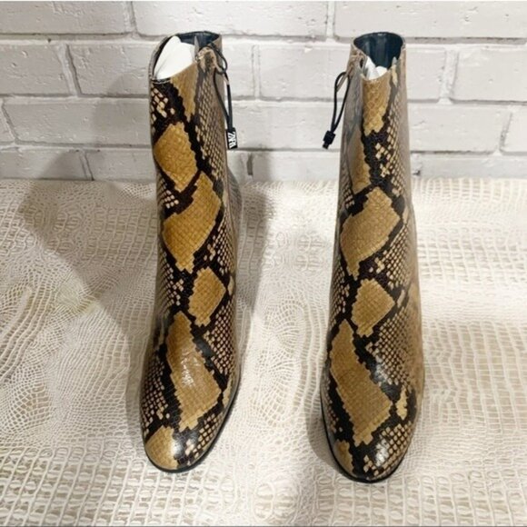 Zara Women’s Leather Animal Print Ankle Booties - Picture 2 of 9